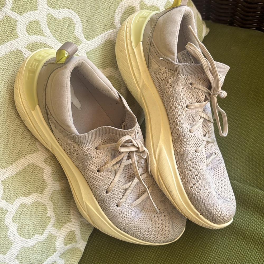 SOREL Light Gray Knit Sneakers